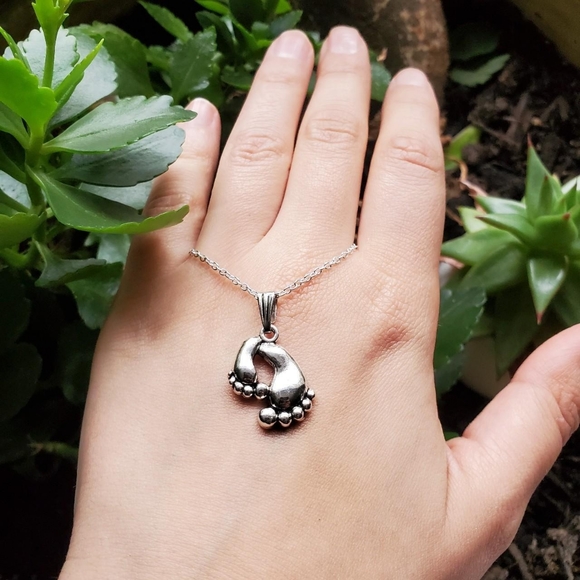 Jewelry - NWOT Little Feet Necklace